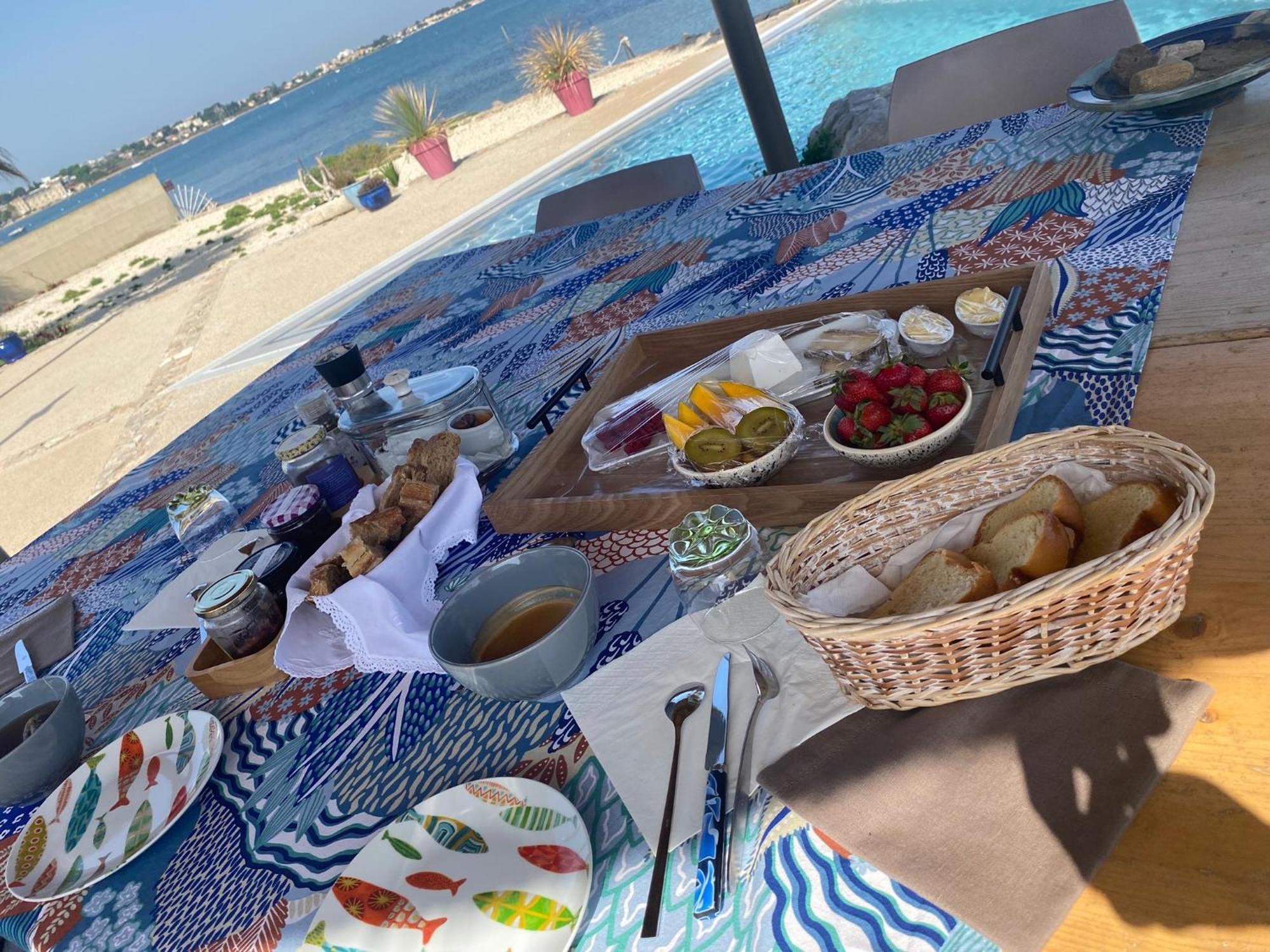 Les Pieds Dans L'Eau Acomodação com café da manhã Sète Exterior foto