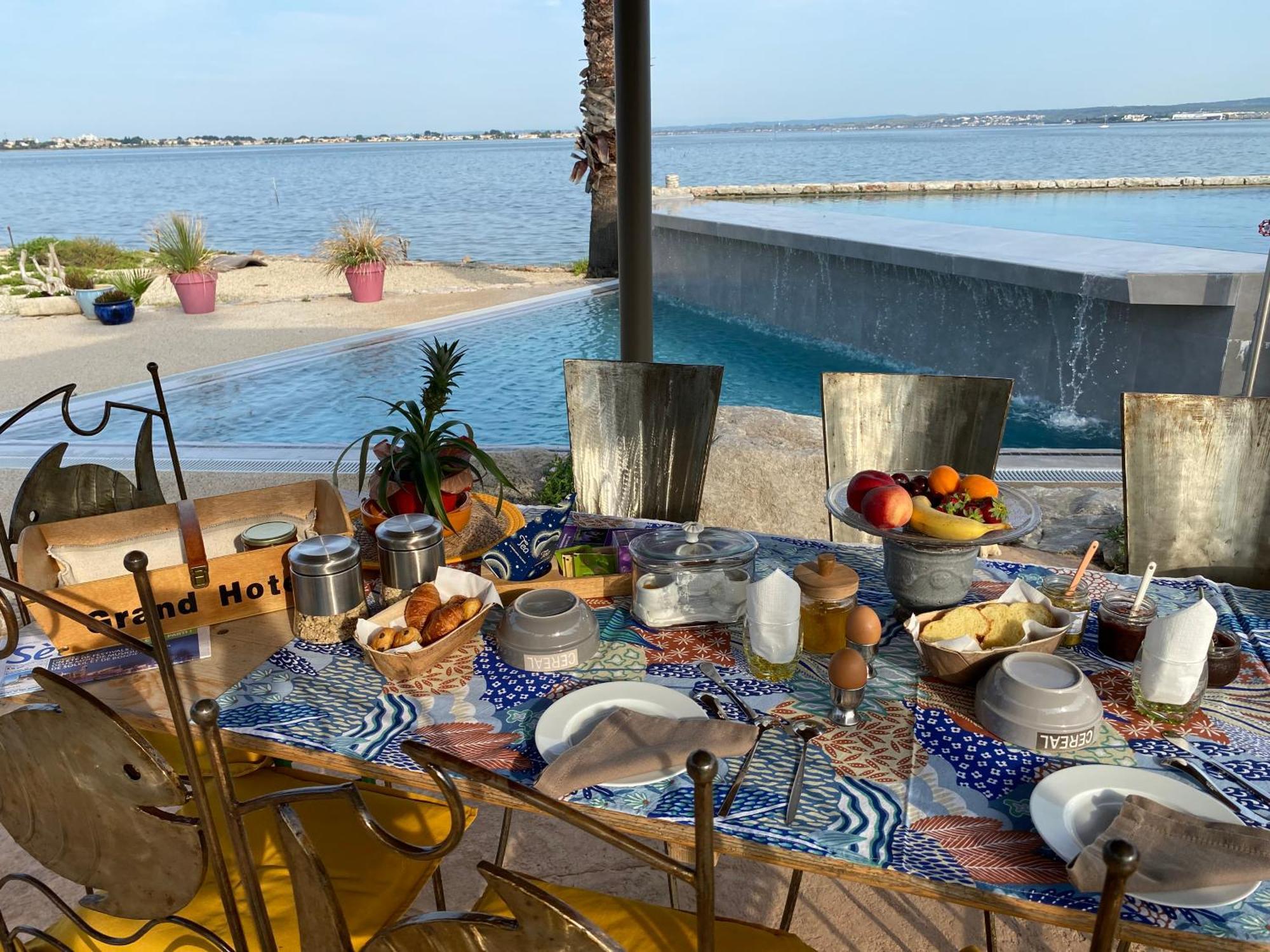 Les Pieds Dans L'Eau Acomodação com café da manhã Sète Exterior foto